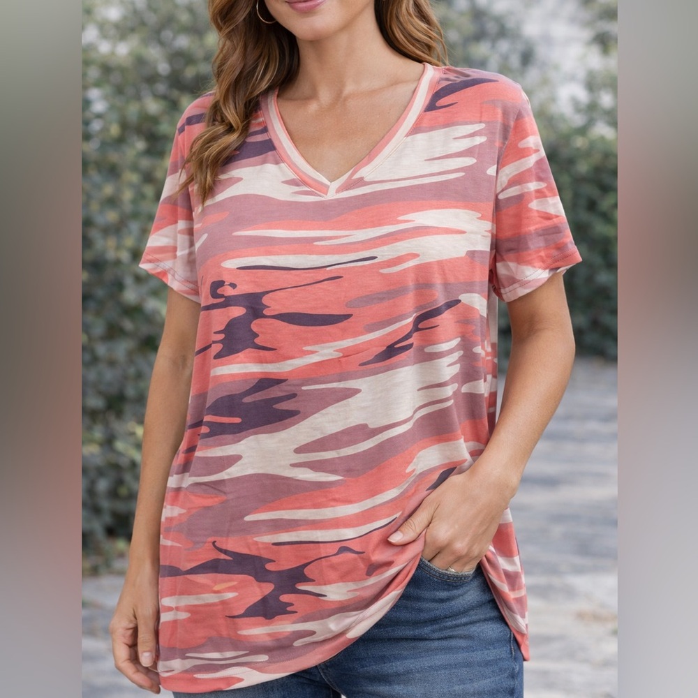 3/$25 Women’s Coral Pink Camo V-Neck Tunic Top | XL | Lightweight Stretch Tee